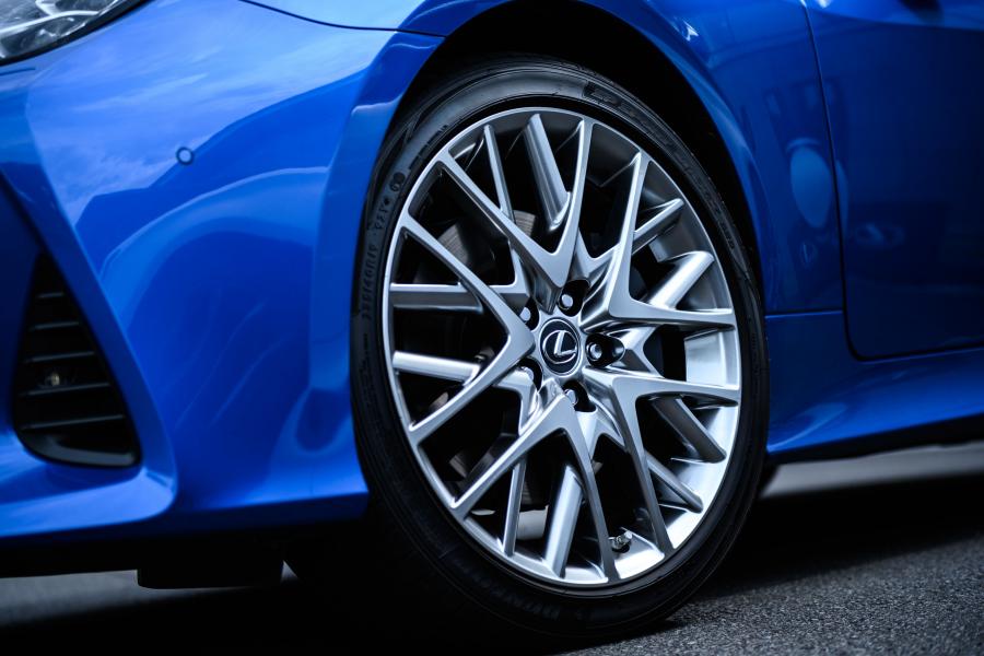 Колеса Lexus RC300h 2018 года  (JP) (фото 3 из 11)